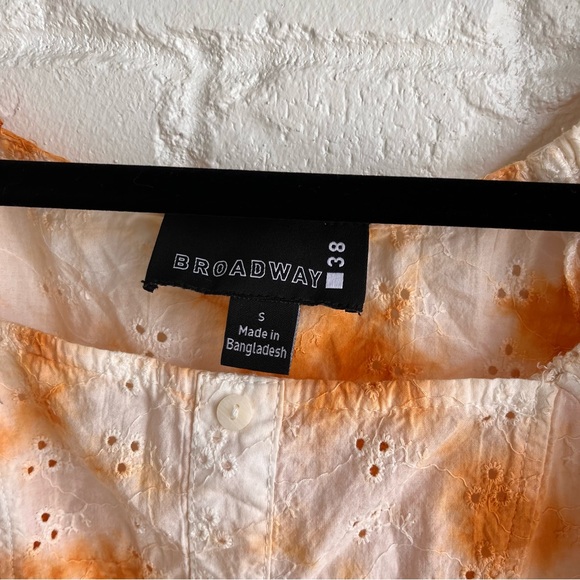 Broadway 38 Eyelet Blouse - Picture 3 of 15